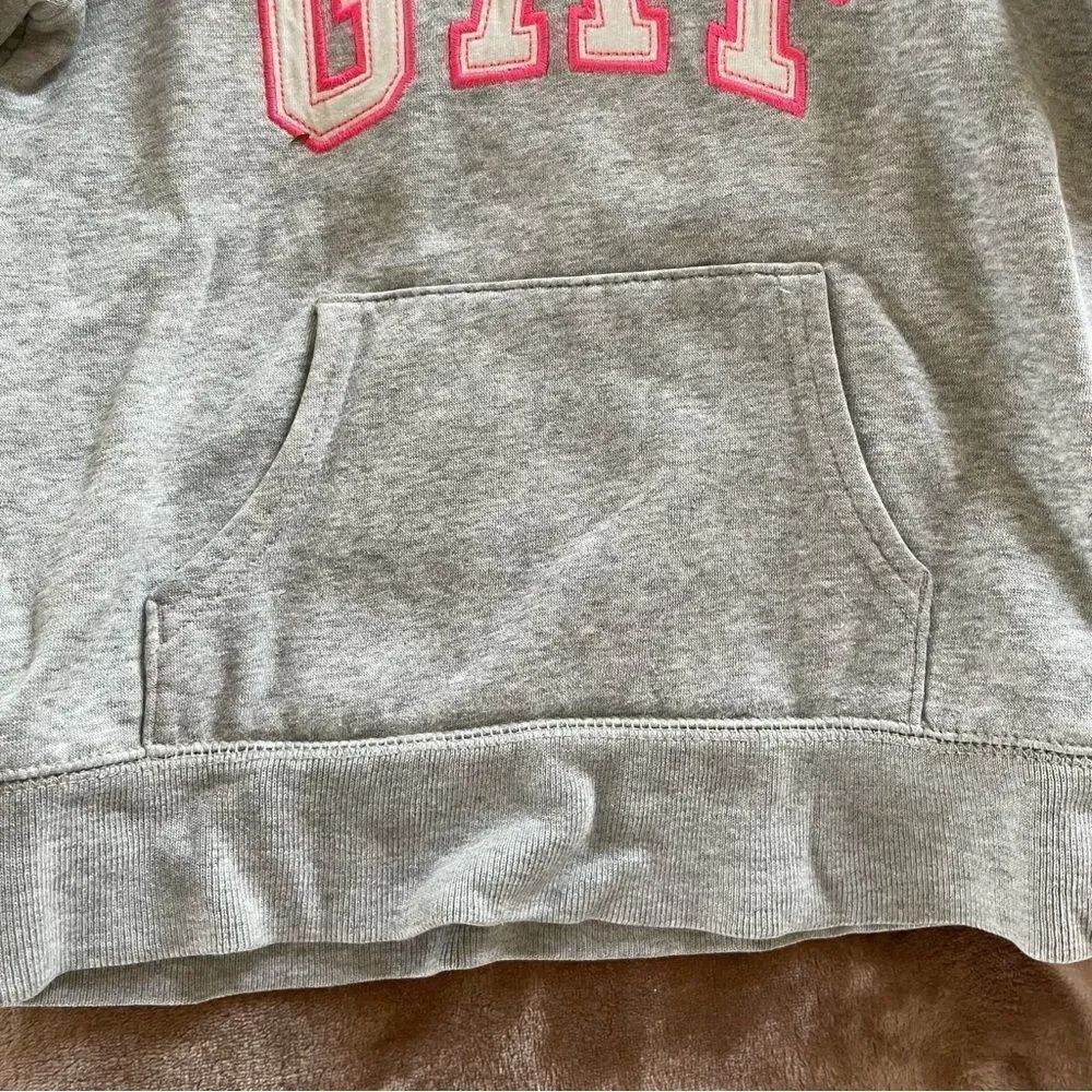 GAP Kids Girls Gray Hooded Sweatshirt with Pink Logo and Kangaroo Pocket 6-7 - Picture 3 of 9